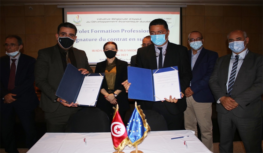 Djerba - Crmonie dattribution des contrats de subvention pour financer des projets de formation professionnelle dans le cadre du programme IRADA