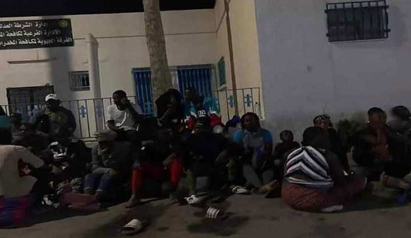 Des migrants de lAfrique subsaharienne victimes de violence et de racisme  Sfax