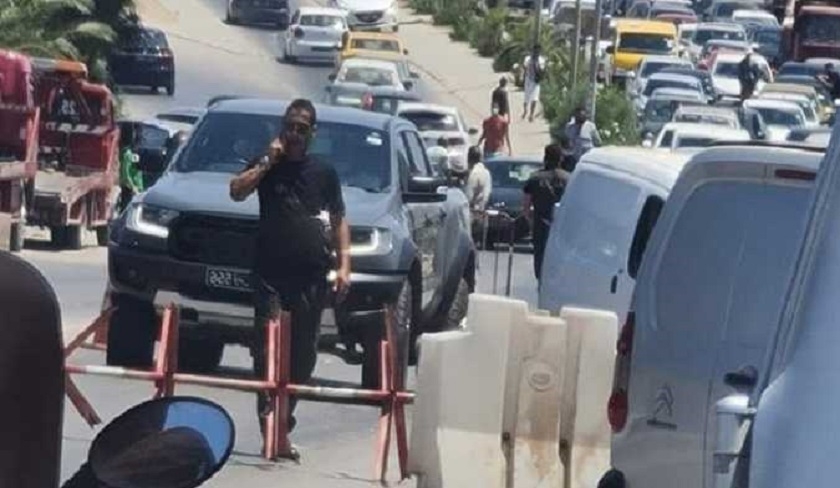 A Hammamet des citoyens forcent le
barrage malgré l’interdiction d’accéder à la ville