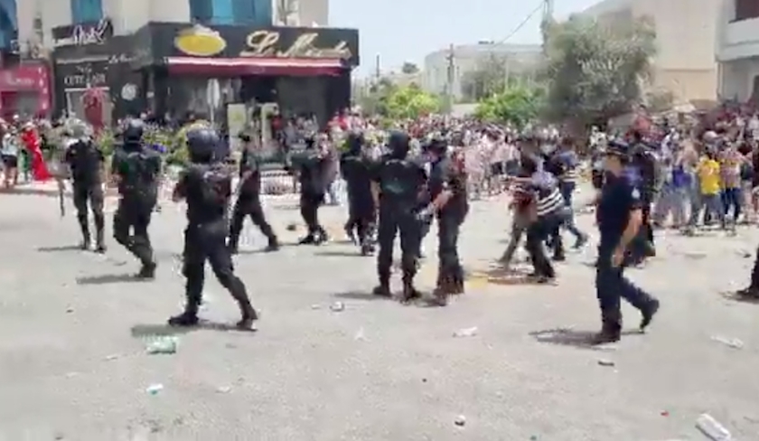 Violences au Bardo : jets de pierres et affrontements entre la police et les manifestants