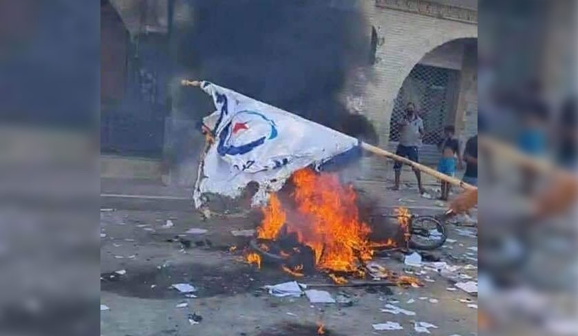 Le 25-Juillet, c’est le drapeau d’Ennahdha que les Tunisiens brûlent !