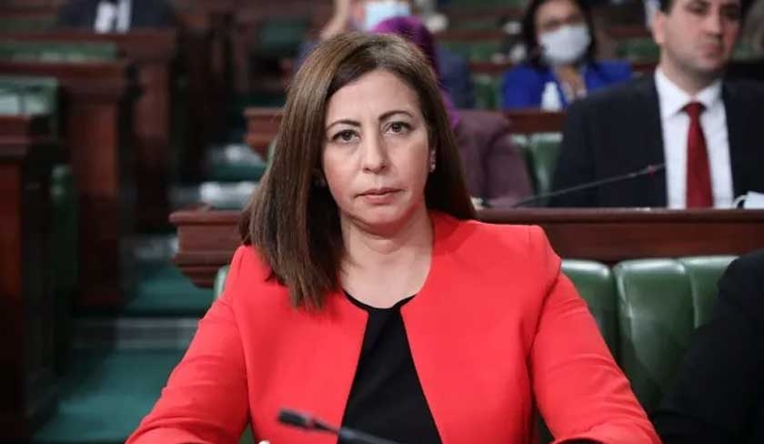 Hasna Ben Slimane dément être en possession de dossiers dans son domicile