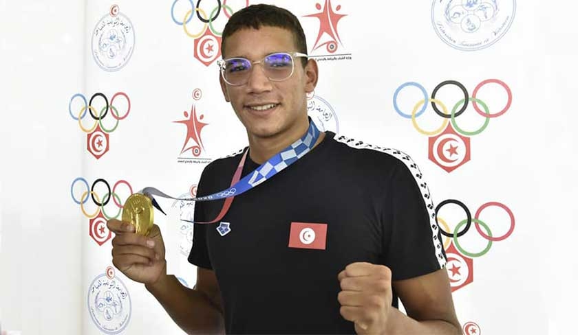 Le champion olympique Ahmed Hafnaoui de retour en Tunisie 