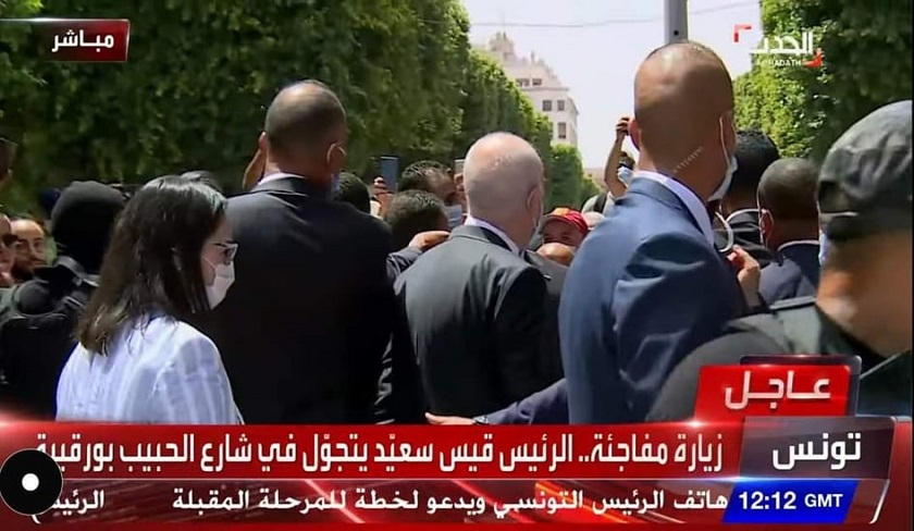Kaïs Saïed en visite inopinée à l’avenue Habib Bourguiba