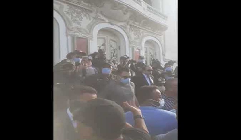 La police réprime une manifestation appelant à lever le voile sur les assassinats politiques