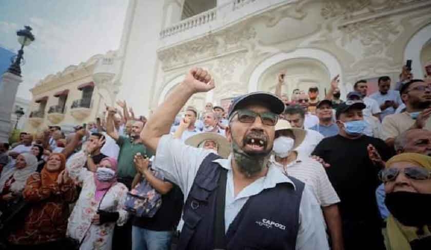 Une manifestation hostile  Kas Saed devant le thtre municipal de Tunis