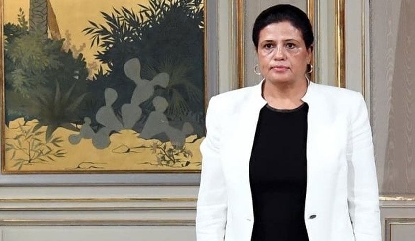 Retard de salaires : la faute est à la situation financière difficile selon la ministre des Finances