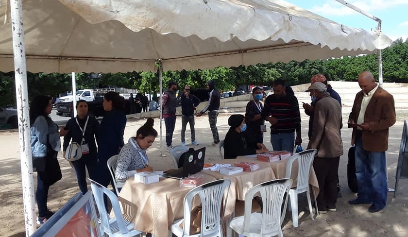 La campagne de sensibilisation à l’accès à la justice administrative se poursuit à Kairouan et Kasserine