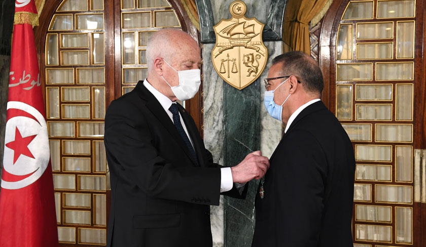 Kaïs Saïed décore Ridha Gharsallaoui