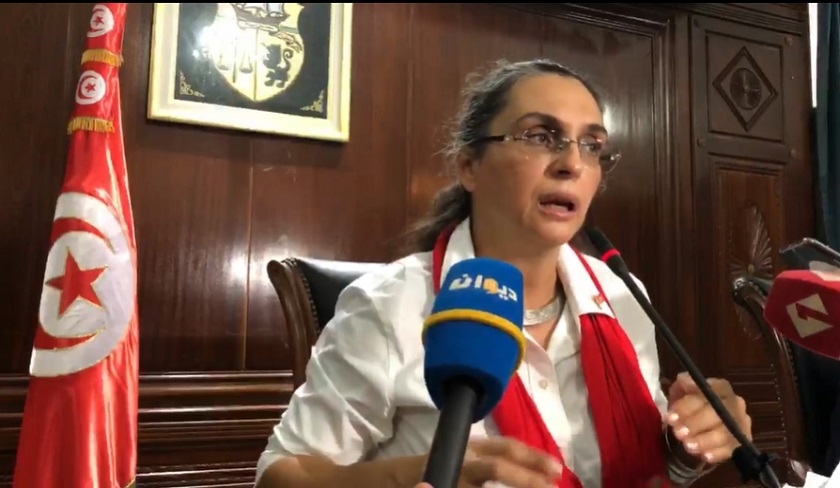 Leila Chikhaoui propose une solution provisoire pour les ordures à Sfax 

