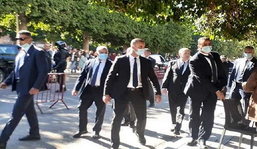 Kaïs Saïed en visite inopinée à l'Avenue Habib Bourguiba