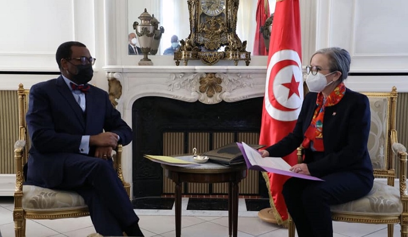 Rencontre  Paris entre Najla Bouden et le prsident de la Banque africaine de dveloppement


