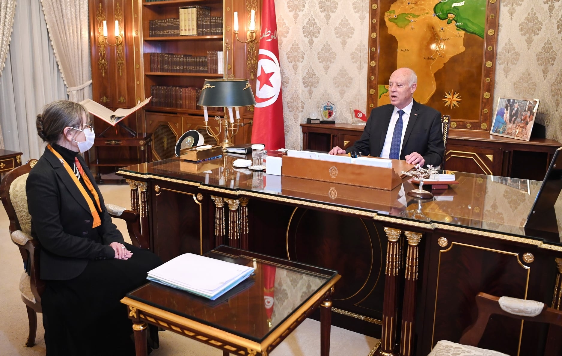 Kaïs Saïed s’entretient avec Najla Bouden à propos de sa visite en Algérie 

