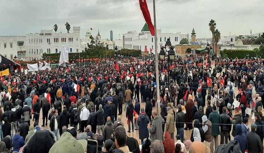 En photos – Importante mobilisation des syndicalistes à la Kasbah
