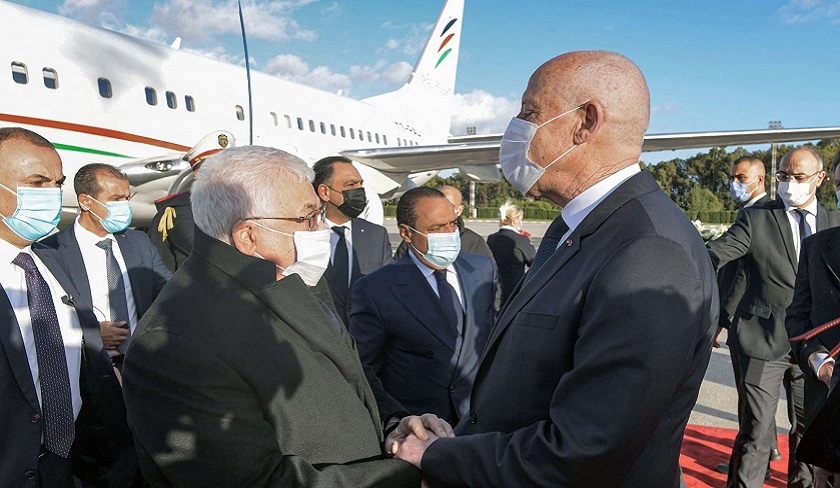 Kaïs Saïed accueille Mahmoud Abbas 

