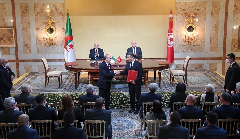 Signature de 27 accords entre la Tunisie et lAlgrie