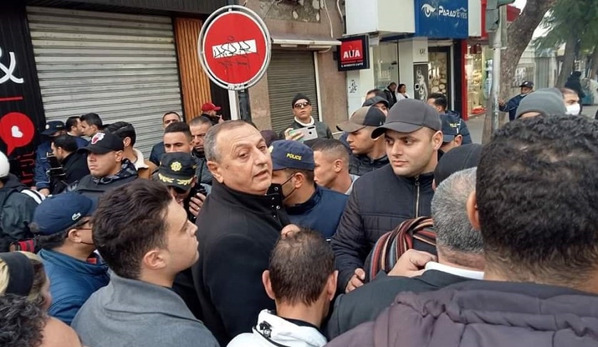 Des manifestants contre Saïed empêchés d’accéder à l’avenue Habib Bourguiba !