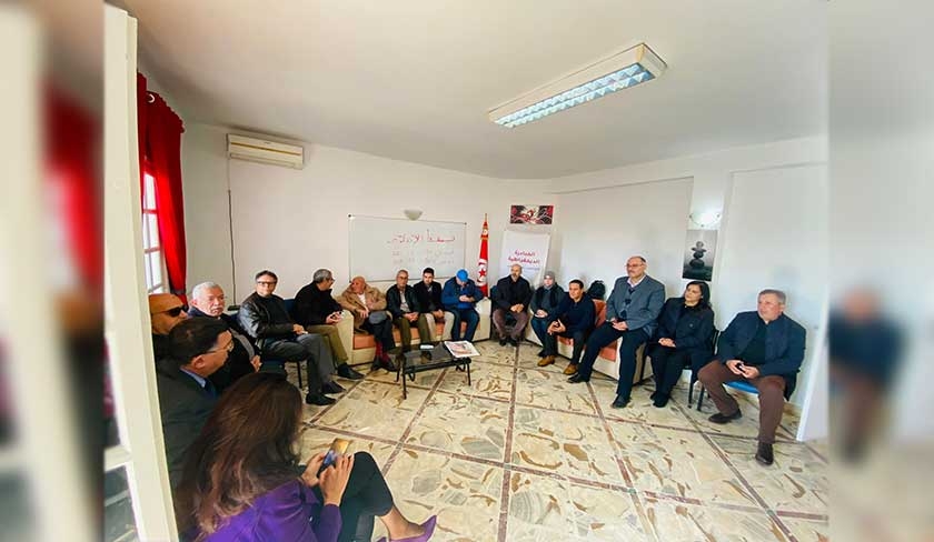 Chebbi et des figures d’Ennahdha en visite de soutien aux grévistes du collectif « Citoyens contre le coup d'Etat »