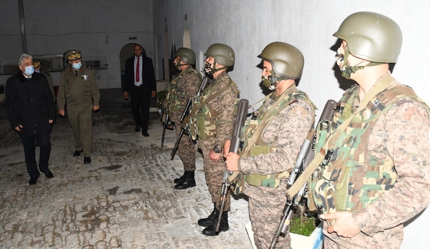 Le ministre de la Défense rend visite à deux unités militaires à Tunis
