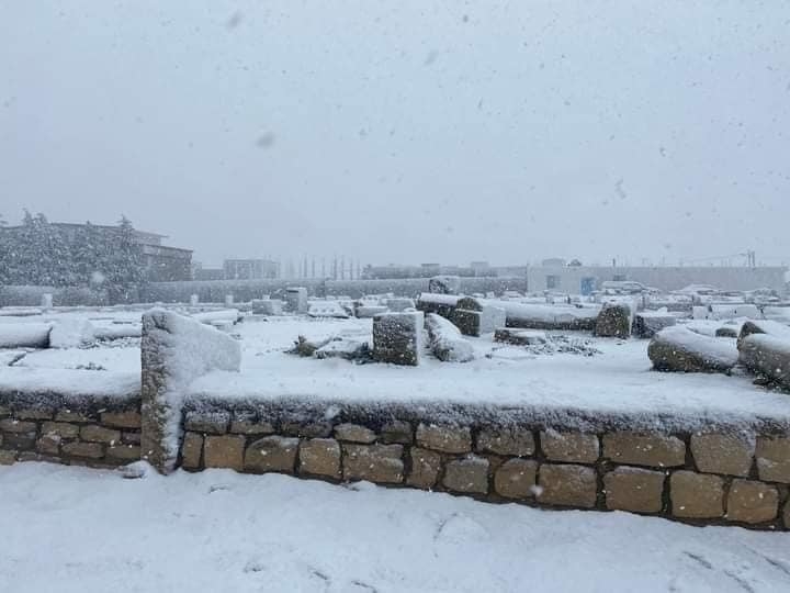 En photos - Les chutes de neige blouissent les Tunisiens 

