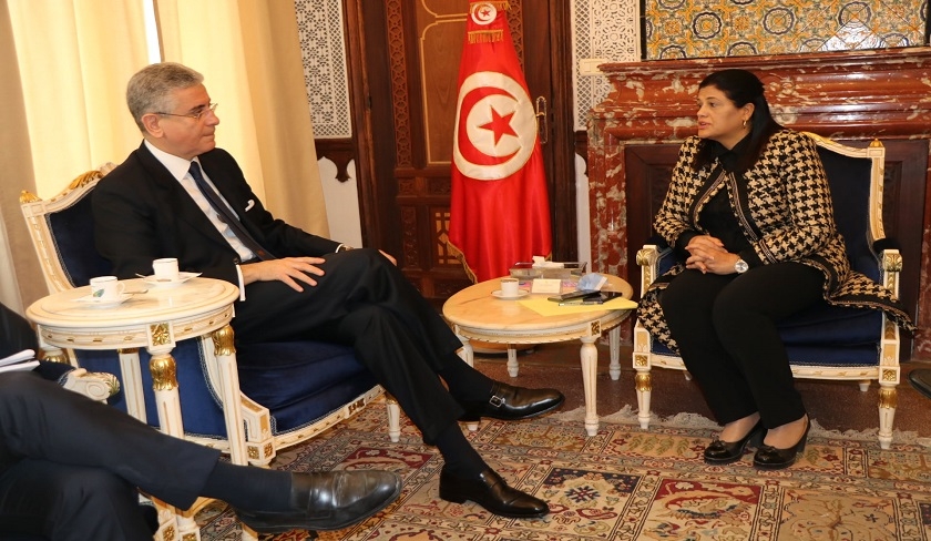Sihem Nemsia reçoit le vice-président de la Banque mondiale Ferid Belhaj