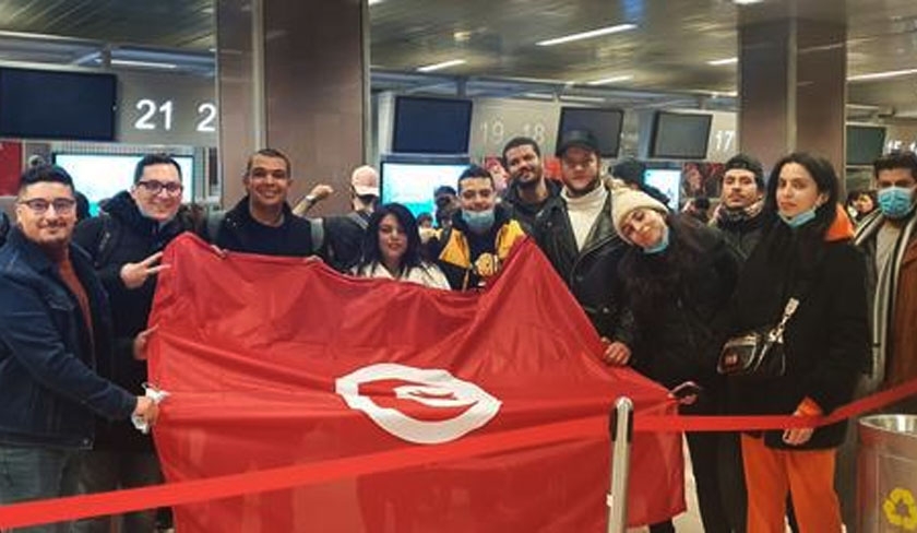 Arrivée du premier vol militaire de rapatriement des Tunisiens évacués d’Ukraine