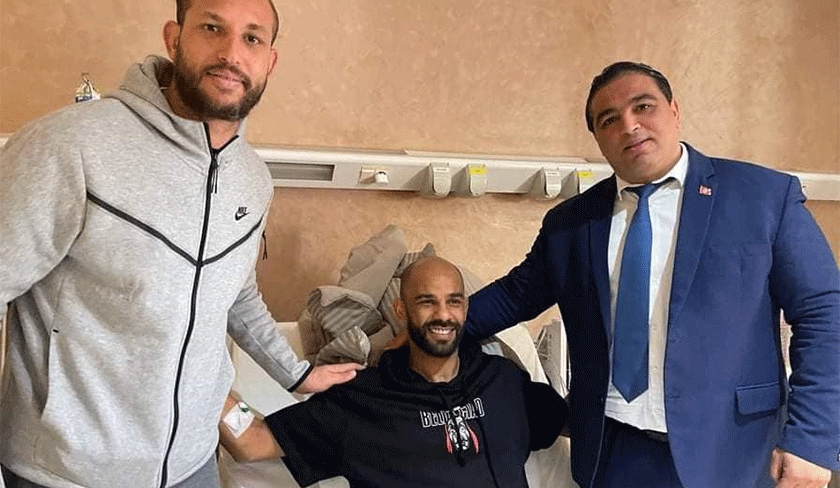 Le gouverneur de Ben Arous rend visite à Saber Khalifa sur son lit d’hôpital