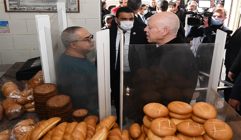 Visite inopinée de Kaïs Saïed à une boulangerie de Bab El Khadhra