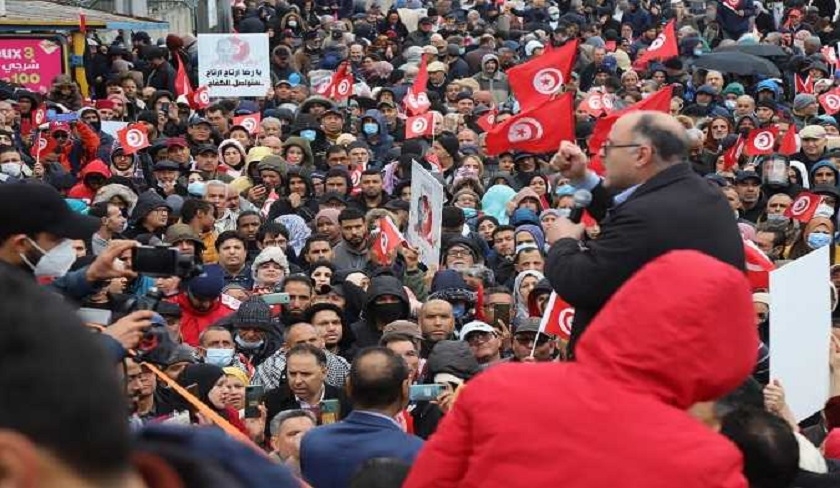En photos : Manifestation d’Ennahdha et du collectif Citoyens contre le coup d’Etat