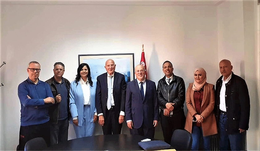 Front du salut - Ahmed Néjib Chebbi rencontre des représentants des blocs parlementaires