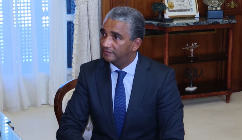 Kamel Deguiche, le ministre béni oui-oui