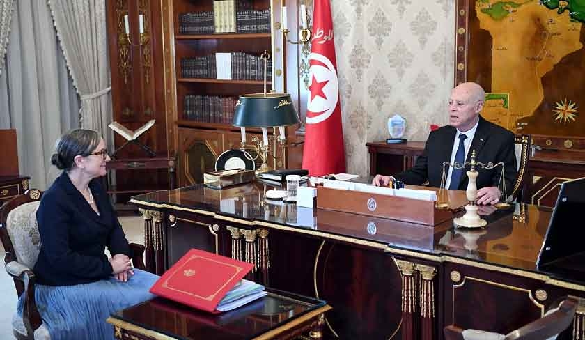 Najla Bouden présente le projet du programme national des réformes à Kaïs Saïed