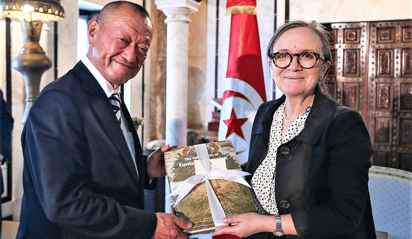 Najla Bouden reçoit le président de l’Association japonaise pour le développement