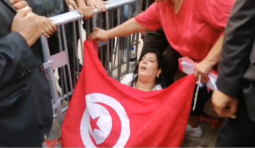 Abir Moussi interdite de manifester devant lIsie par les forces de lordre

