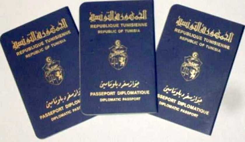 El Euchi : les ministres et leurs familles ont droit au passeport diplomatique depuis Ben Ali