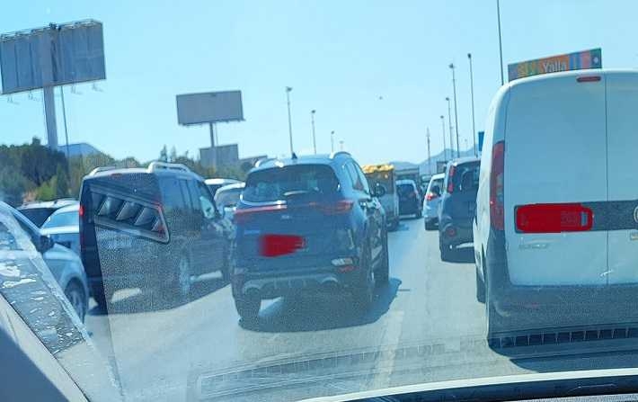 De longues files d’attente au péage de Morneg en direction de Hammamet