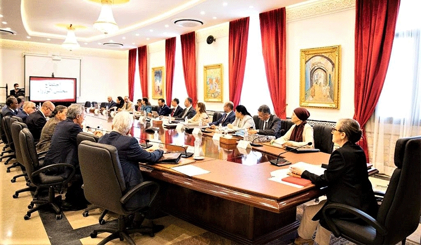 Un conseil des ministres approuve 25 décrets présidentiels