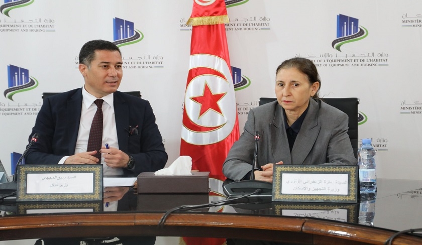 Le transfert de tutelle des bacs de Djerba objet d’une réunion de travail au ministère de l’Equipement