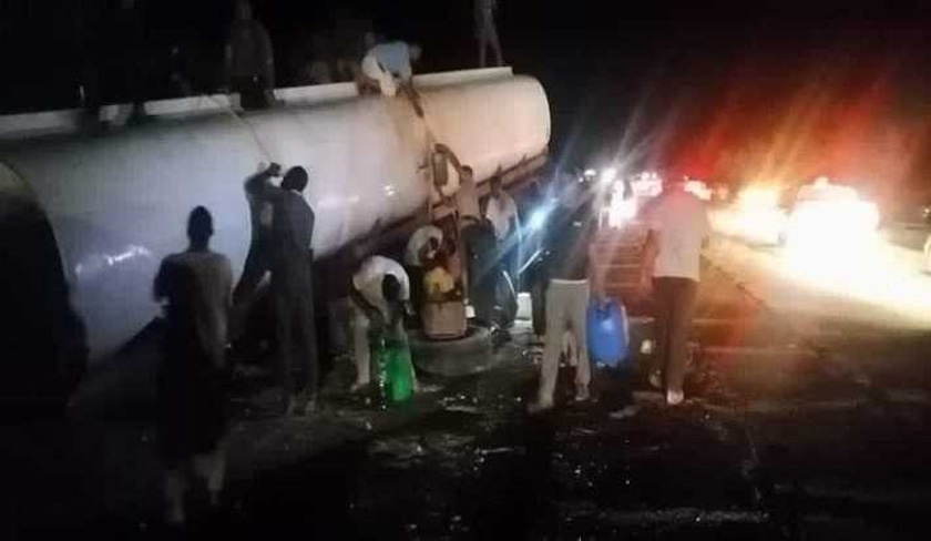 La Tunisie propose son aide  la Libye aprs lexplosion dun camion-citerne 
