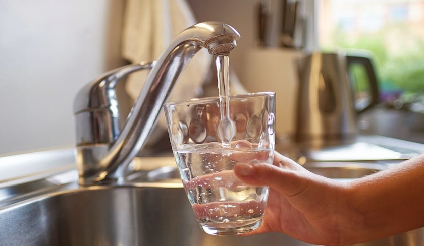 Odeur nauséabonde de l’eau du robinet : que se passe-t-il ?