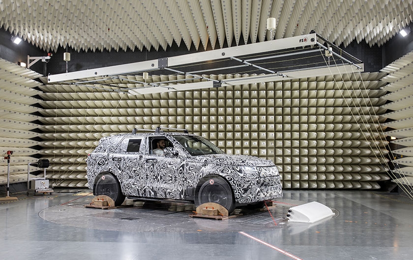 Jaguar Land Rover se prépare pour un futur électrique et connecté grâce à un nouveau centre d'essais