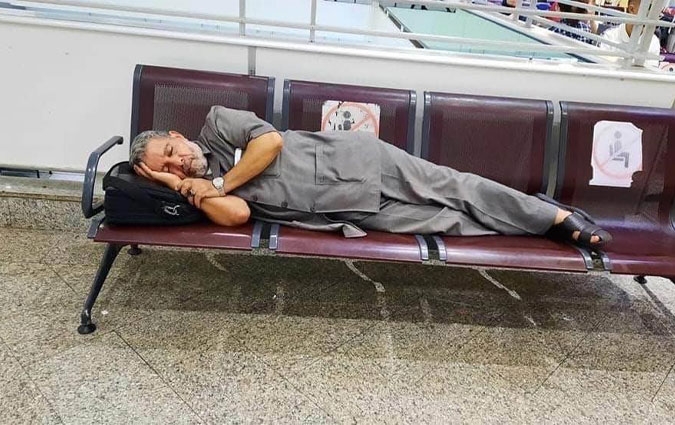 Noureddine Khadmi met fin à son sit-in à l'aéroport