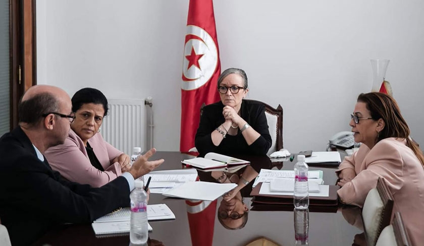 Pnuries, inflation, prparation du budget  objets d'une runion  la Kasbah