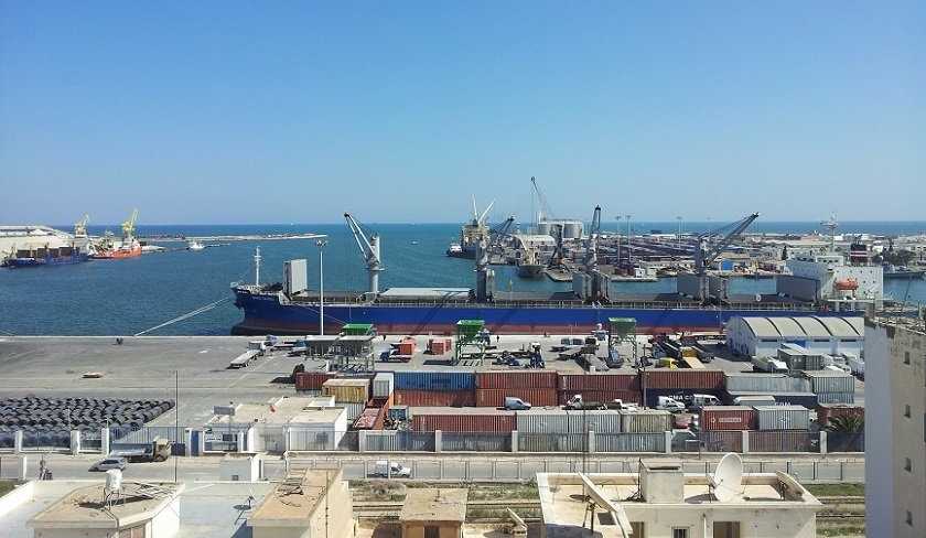 Port de Bizerte - Déchargement du stock de sucre importé d’Inde