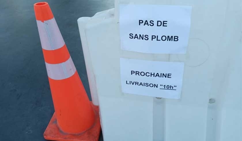 Les Tunisiens tournent la pnurie de carburant en drision