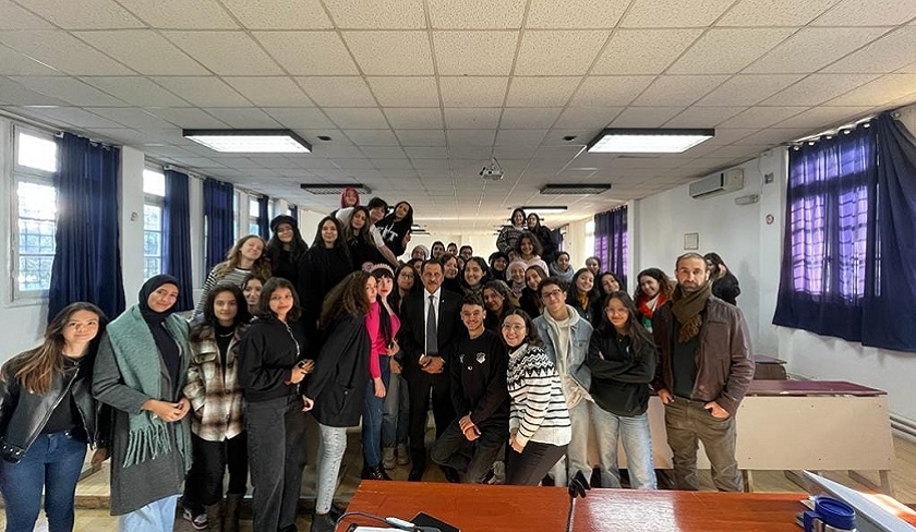Hommage et reconnaissance des étudiants envers Slim Laghmani