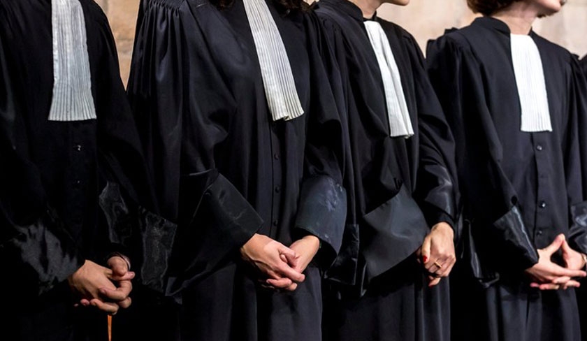 Les jeunes avocats entament un sit-in ouvert 

