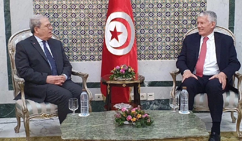 Othman Jerandi discute avec André Parant du Haut conseil de coopération franco-tunisien
