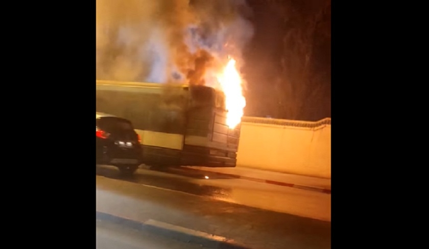 Un bus de la Transtu prend feu

