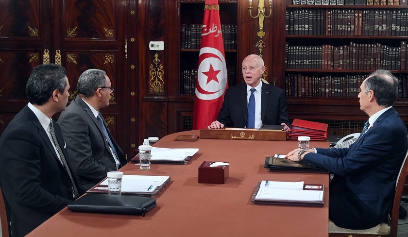 Kaïs Saïed parlant des compétences tunisiennes : c'est la Tunisie qui prête à l'étranger !